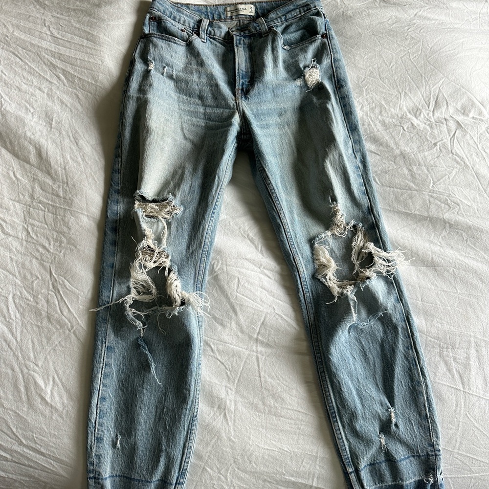 abercrombie ripped jeans